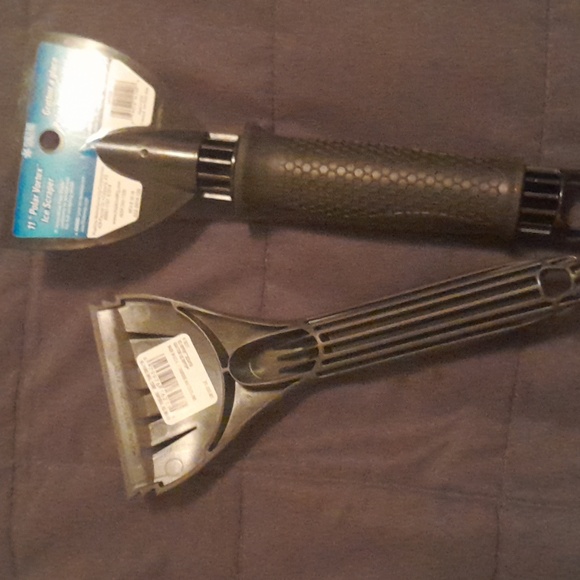 Subzero Ice Scrapper - Picture 2 of 4